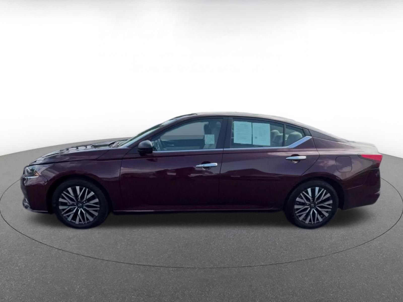 Thumbnail: 2025 Nissan Altima - 9
