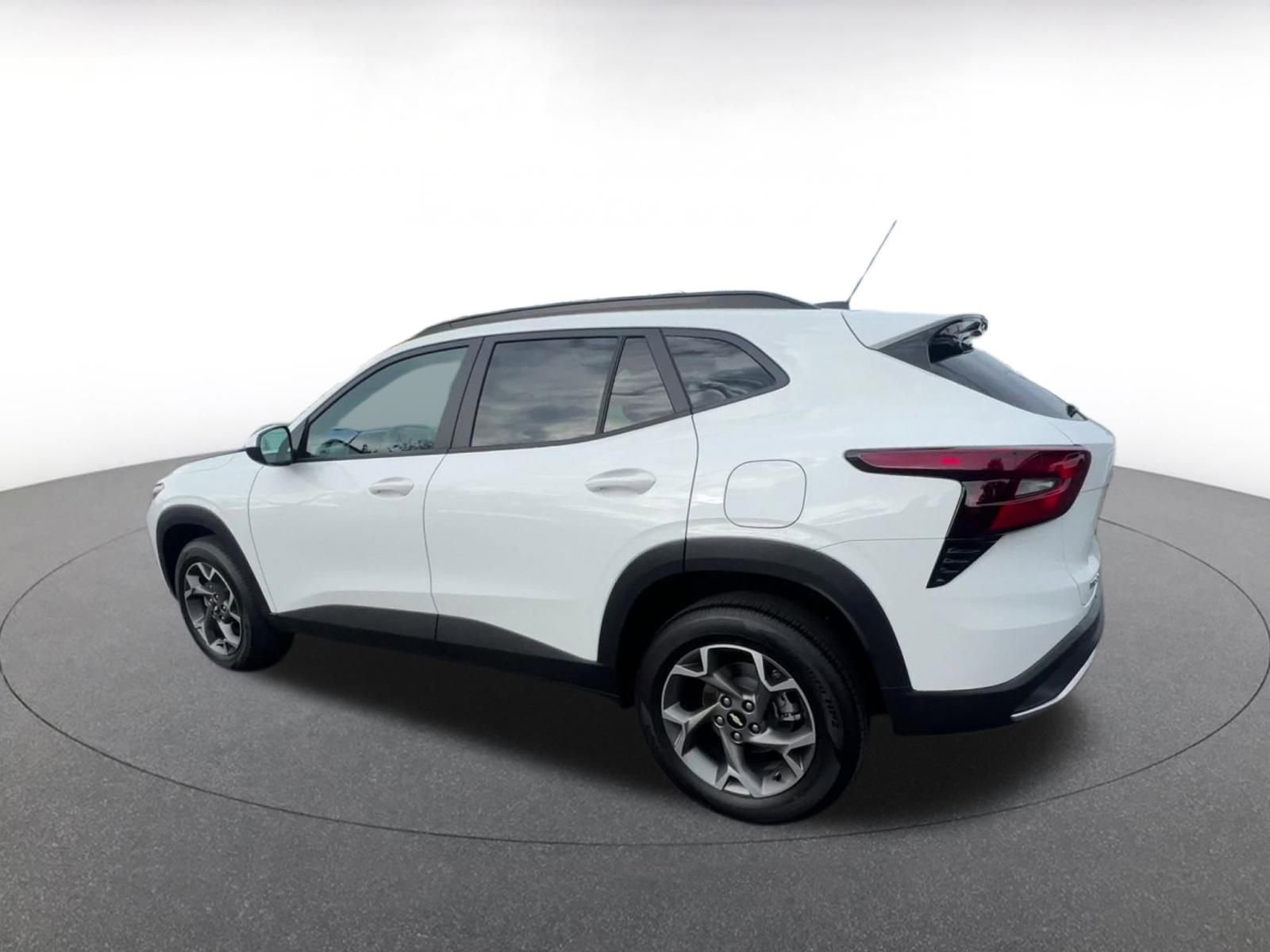 Thumbnail: 2025 Chevrolet Trax - 10