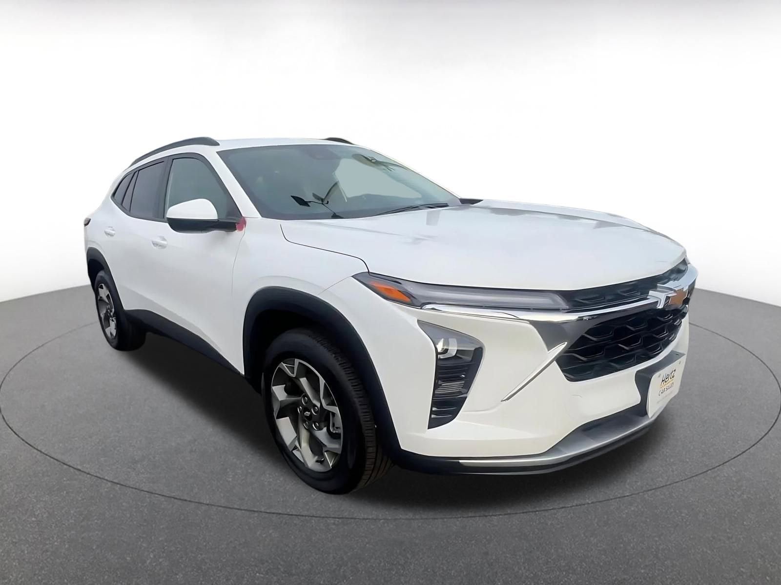 Thumbnail: 2025 Chevrolet Trax - 3