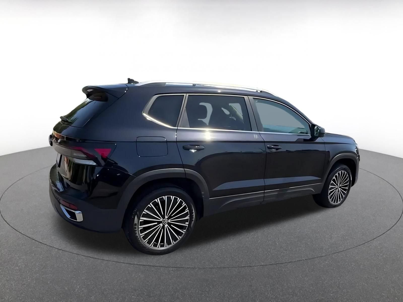 Thumbnail: 2026 Volkswagen Taos - 14