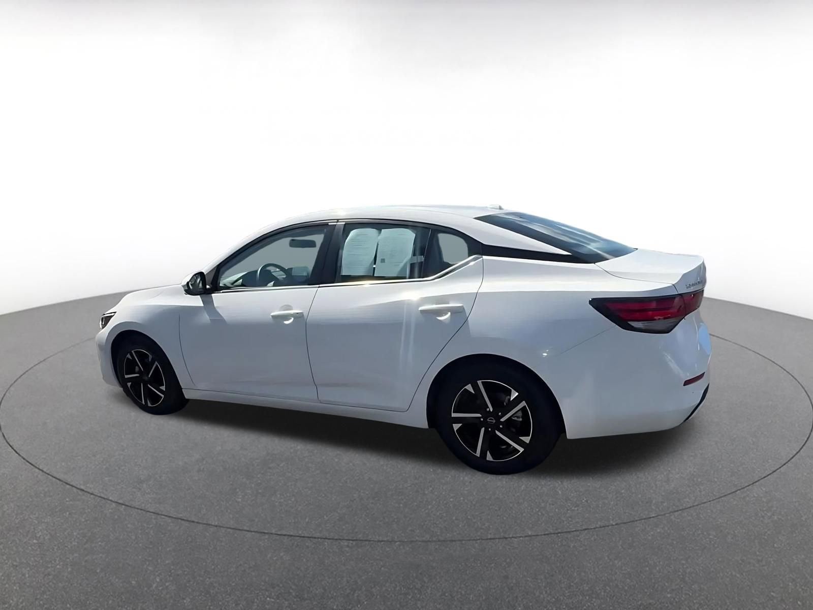 Thumbnail: 2025 Nissan Sentra - 10