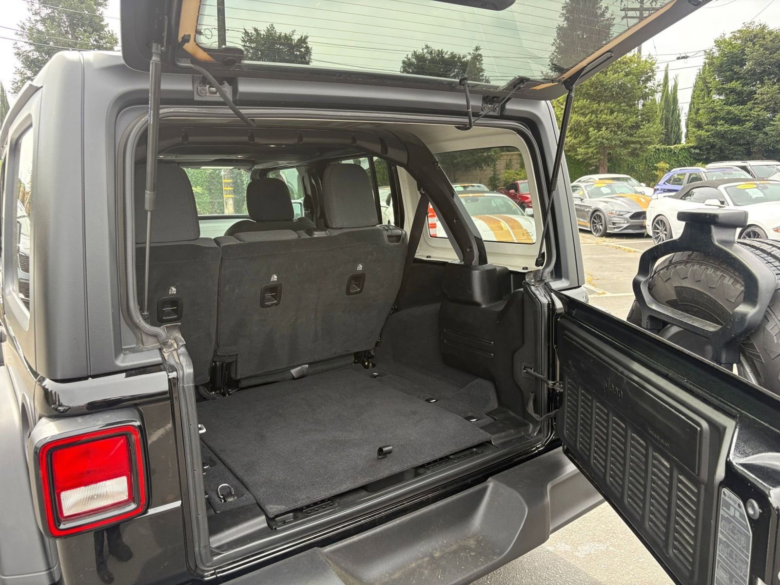 Thumbnail: 2025 Jeep Wrangler - 30