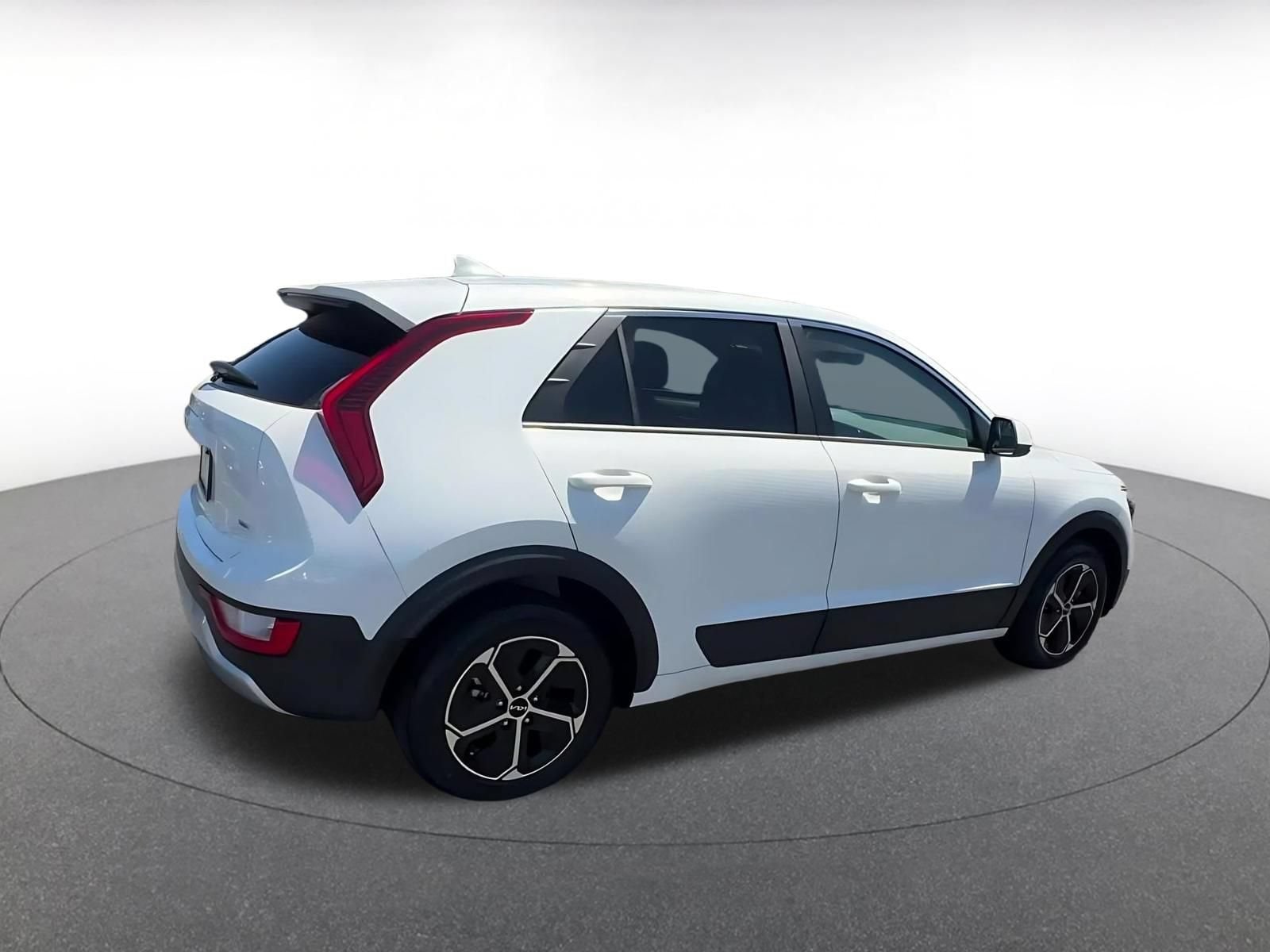 Thumbnail: 2026 Kia Niro - 14
