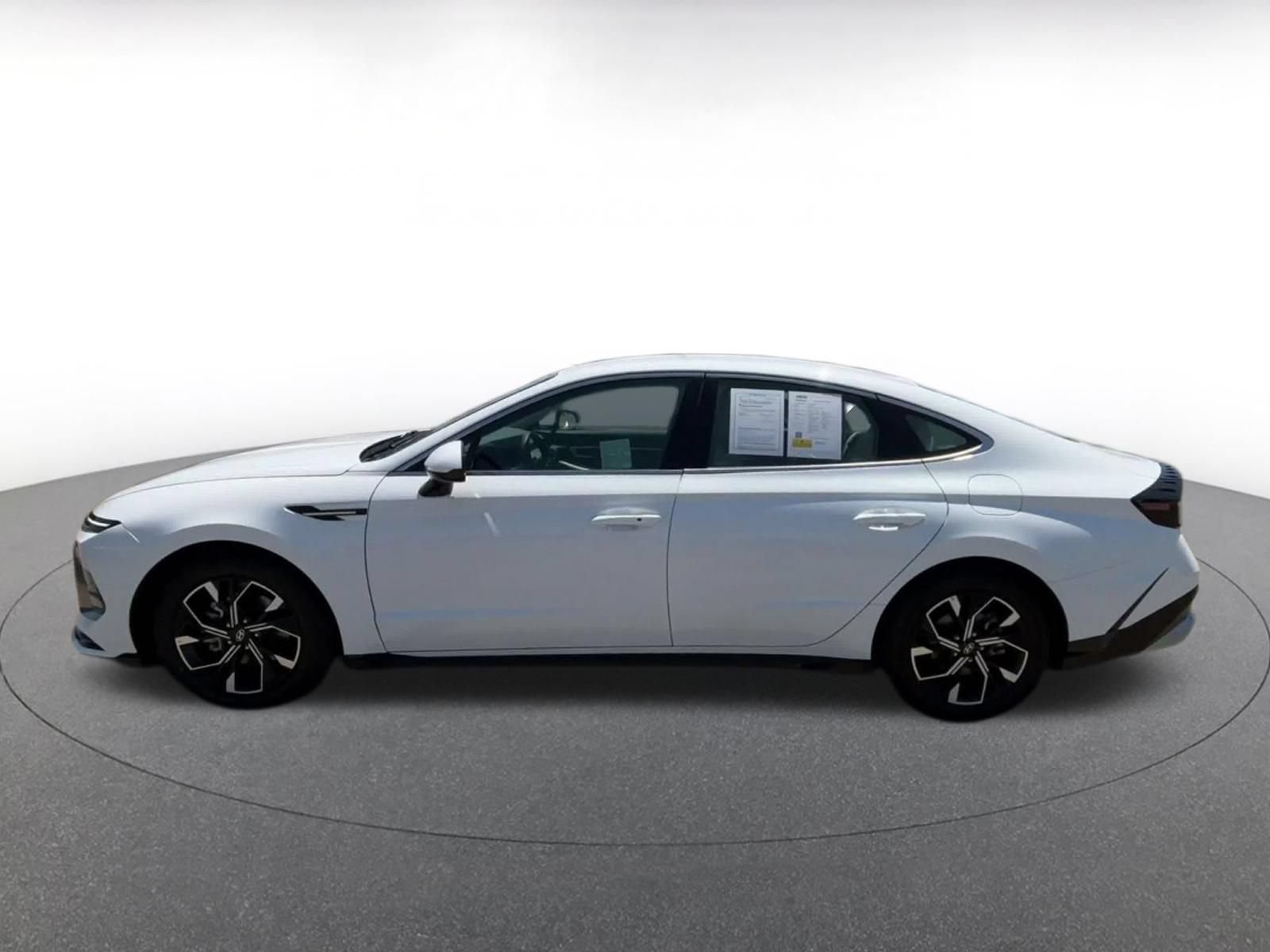Thumbnail: 2025 Hyundai Sonata - 10