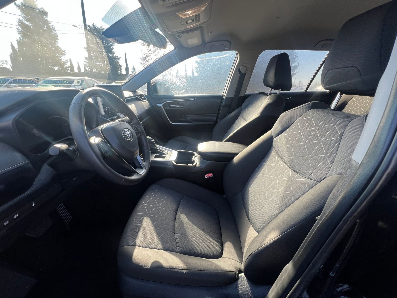 Thumbnail: 2025 Toyota RAV4 - 27