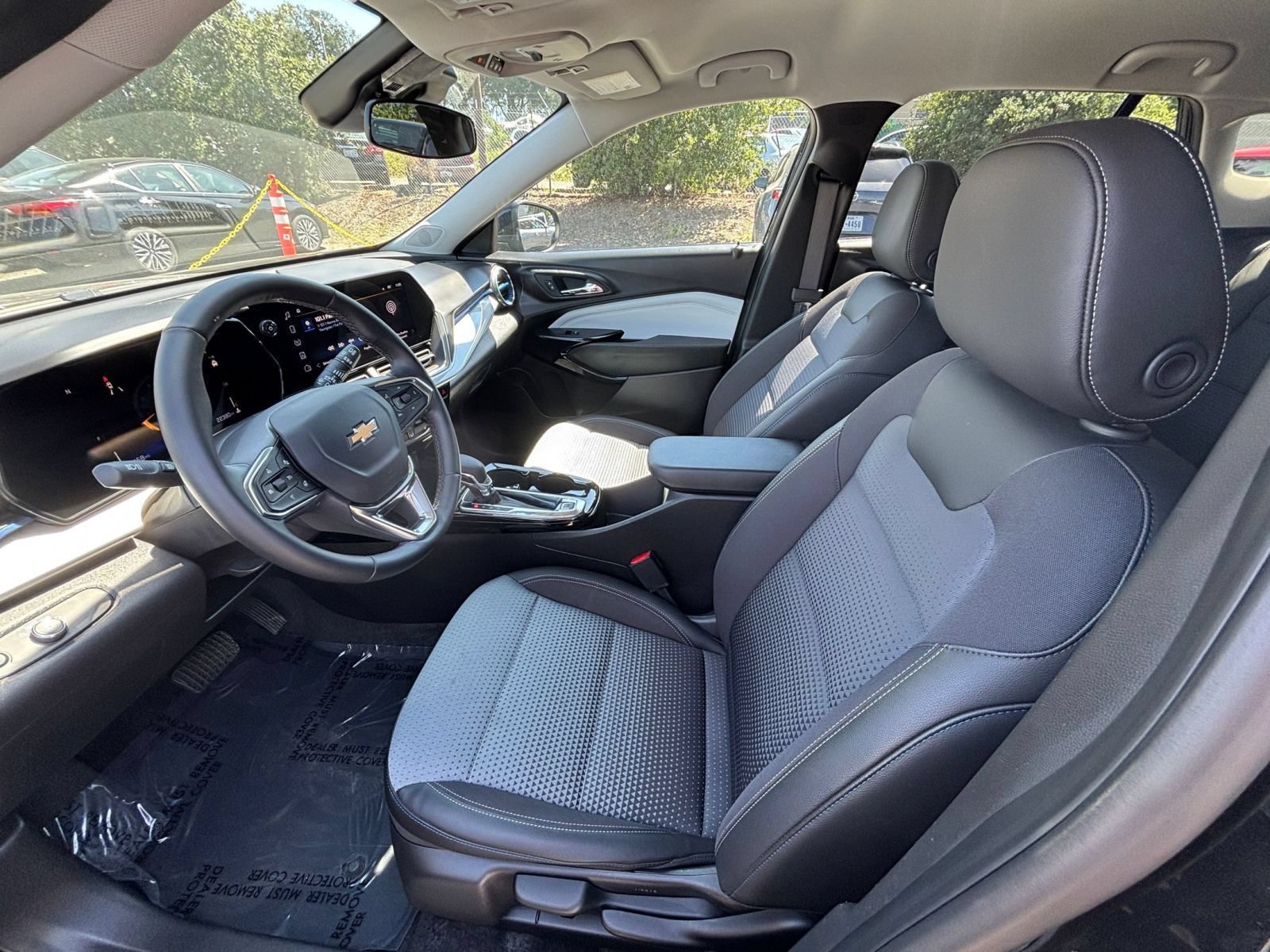 Thumbnail: 2025 Chevrolet Trax - 25