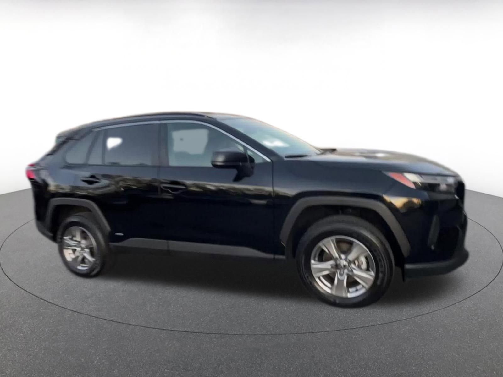 Thumbnail: 2025 Toyota RAV4 - 16