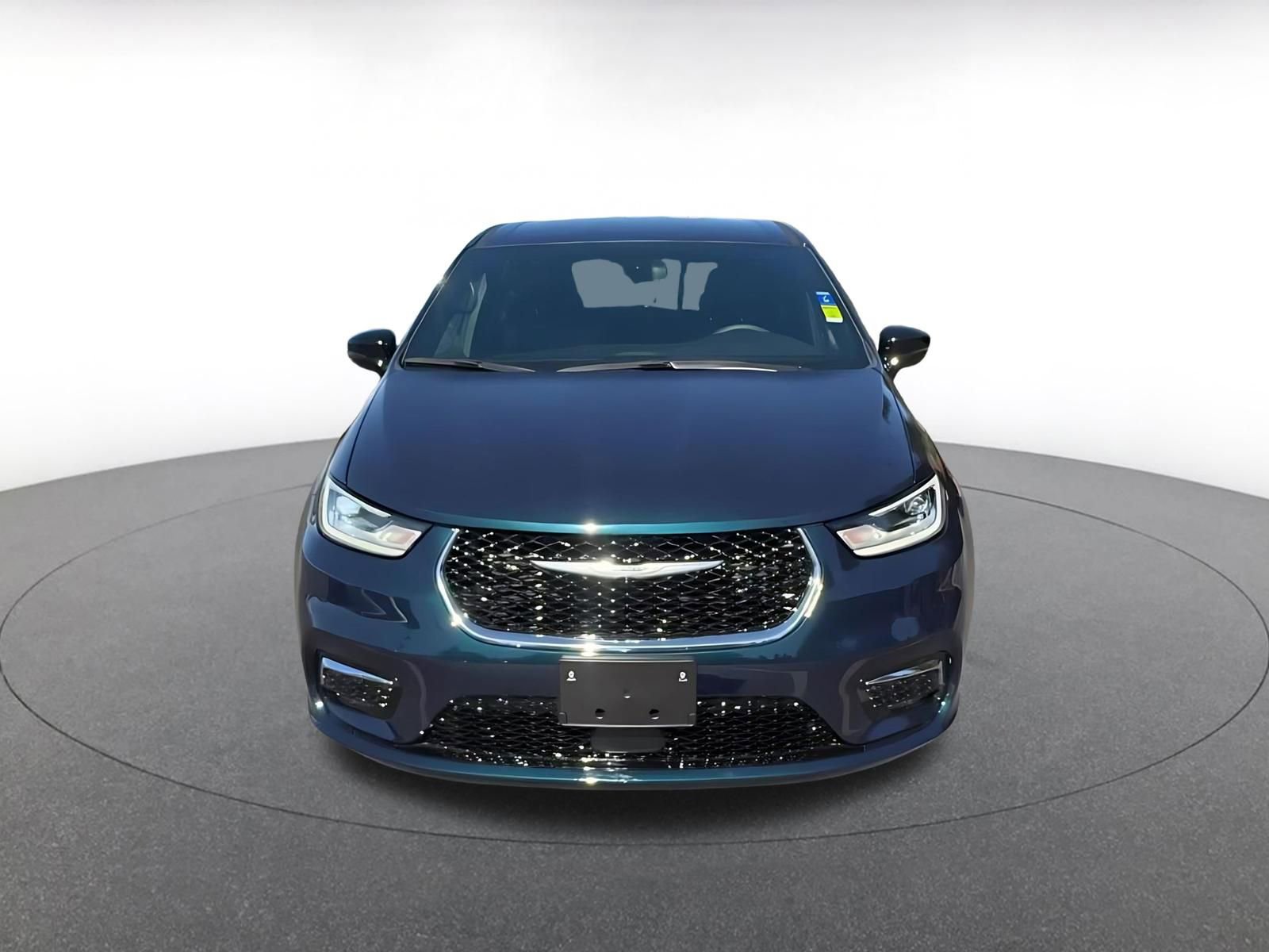 Thumbnail: 2025 Chrysler Pacifica - 4