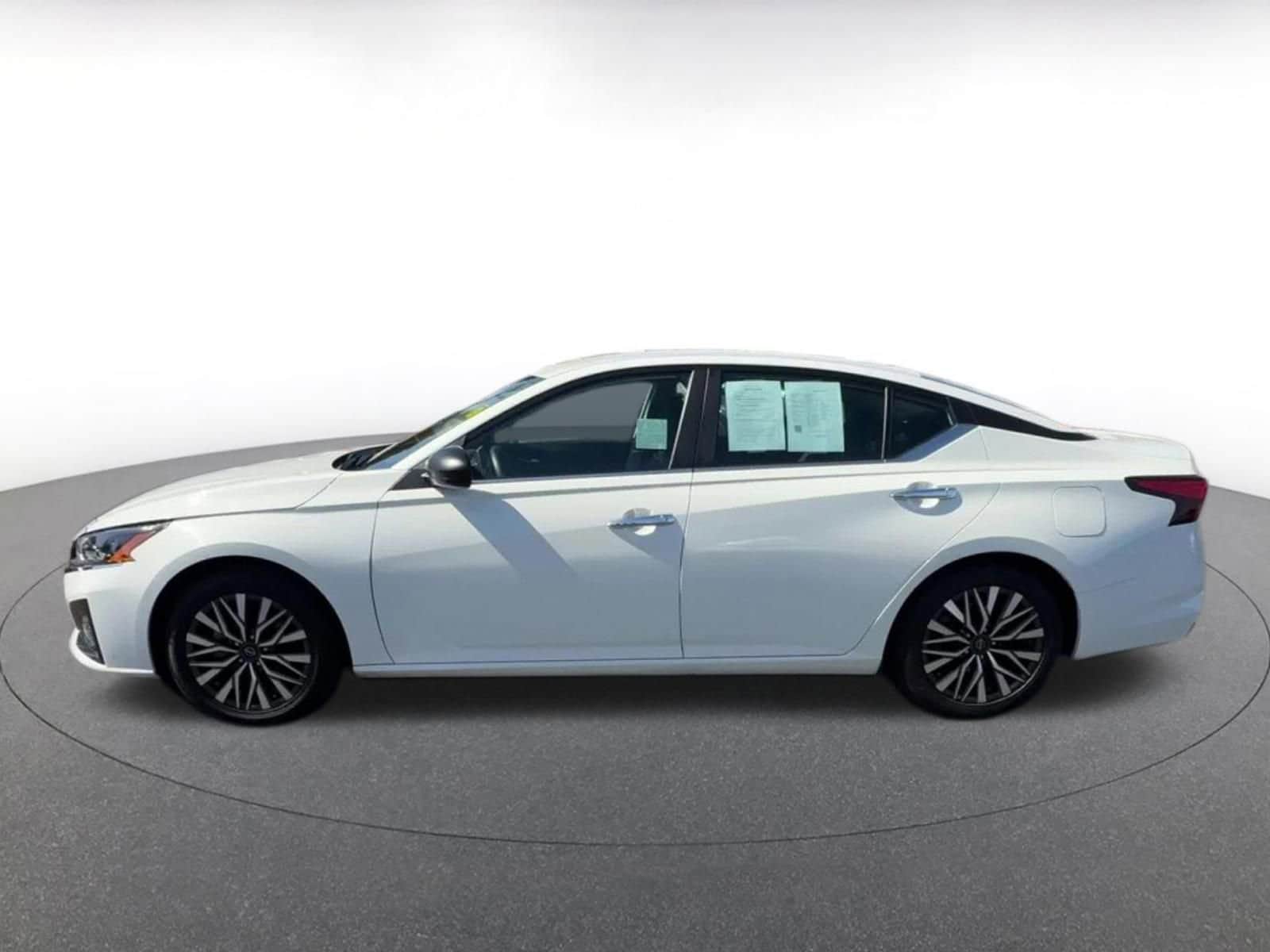 Thumbnail: 2025 Nissan Altima - 9