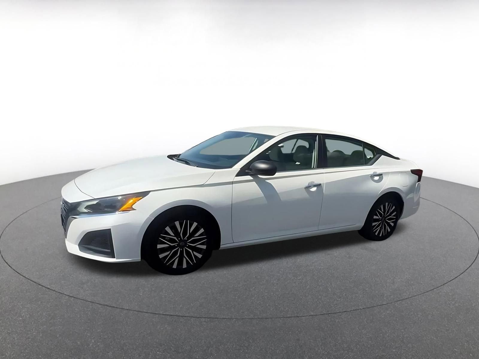 Thumbnail: 2025 Nissan Altima - 8