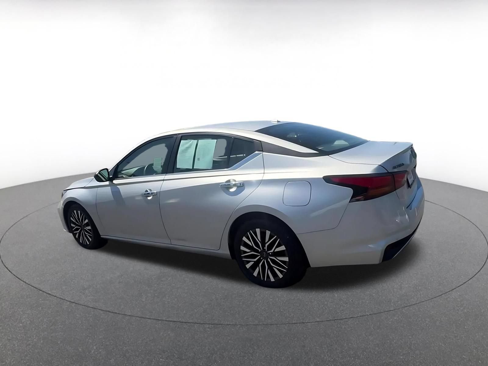 Thumbnail: 2024 Nissan Altima - 10