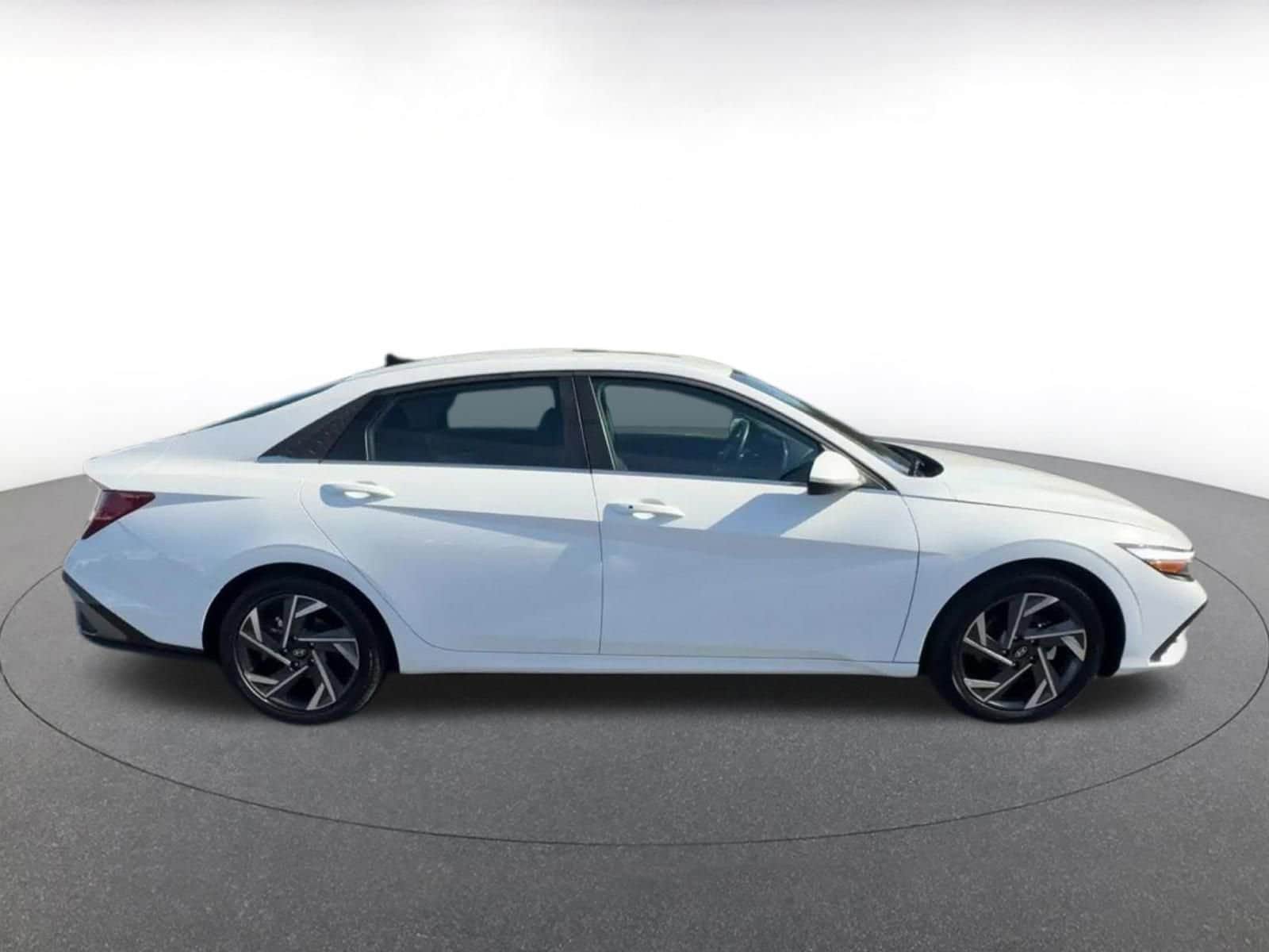 Thumbnail: 2025 Hyundai Elantra - 16