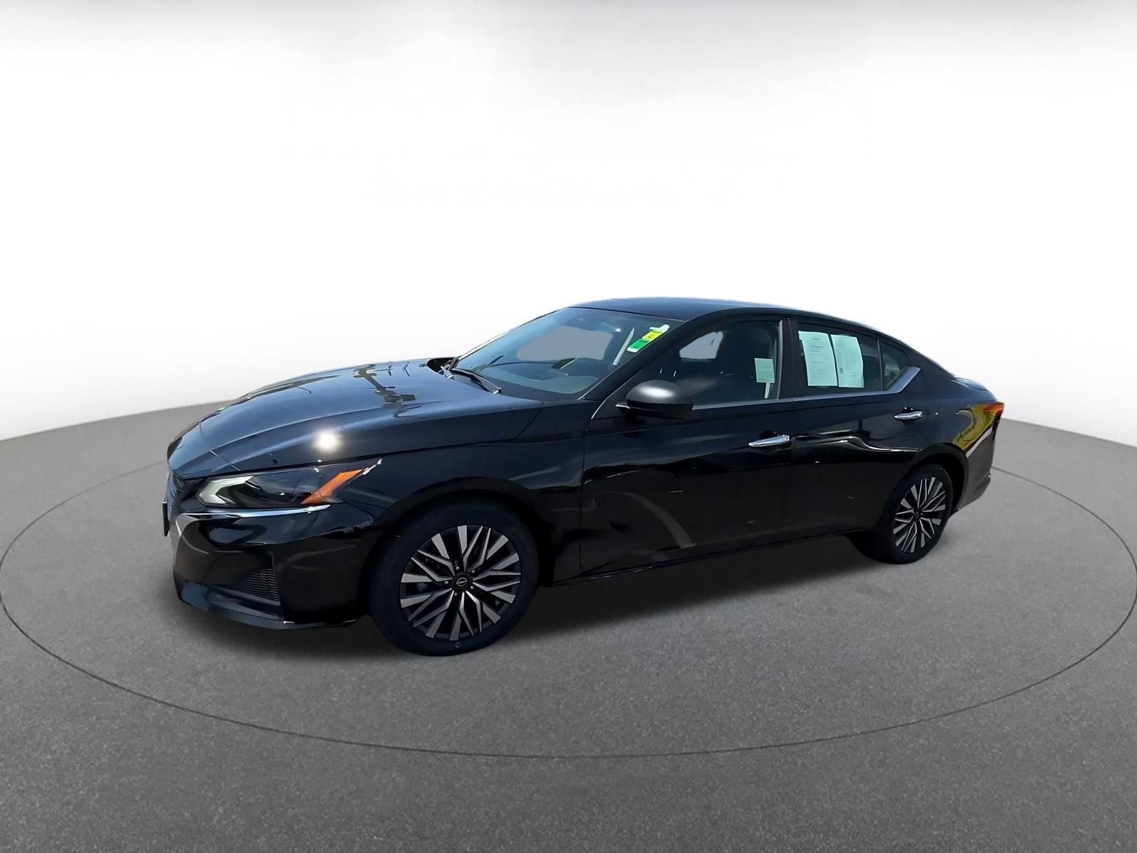 Thumbnail: 2025 Nissan Altima - 7