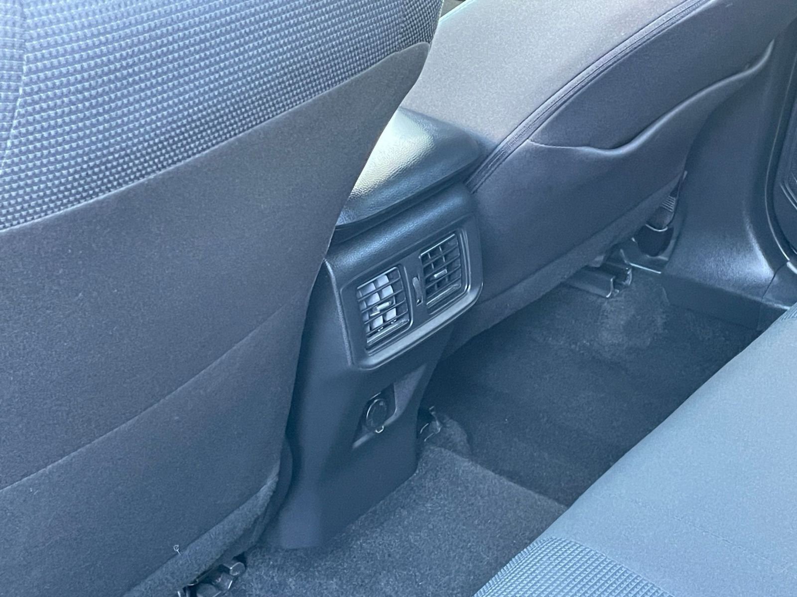 Thumbnail: 2025 Toyota RAV4 - 23