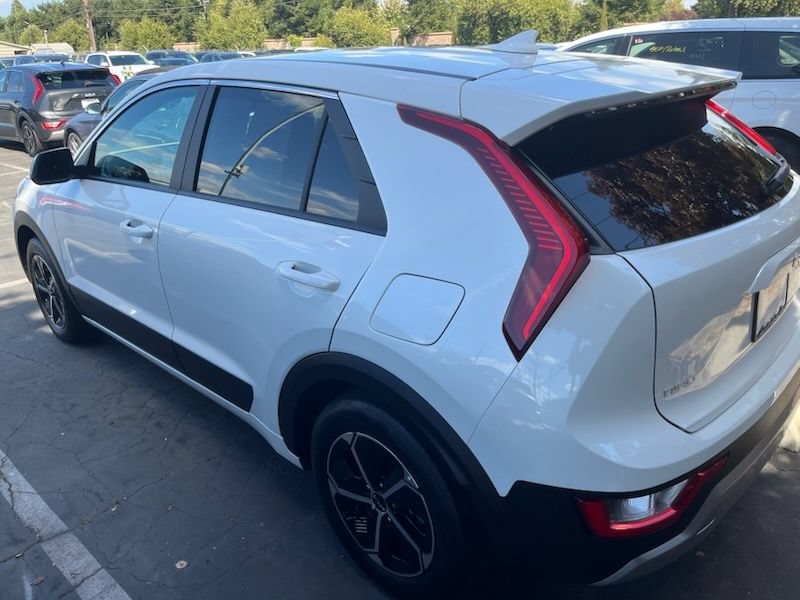 Thumbnail: 2026 Kia Niro - 11