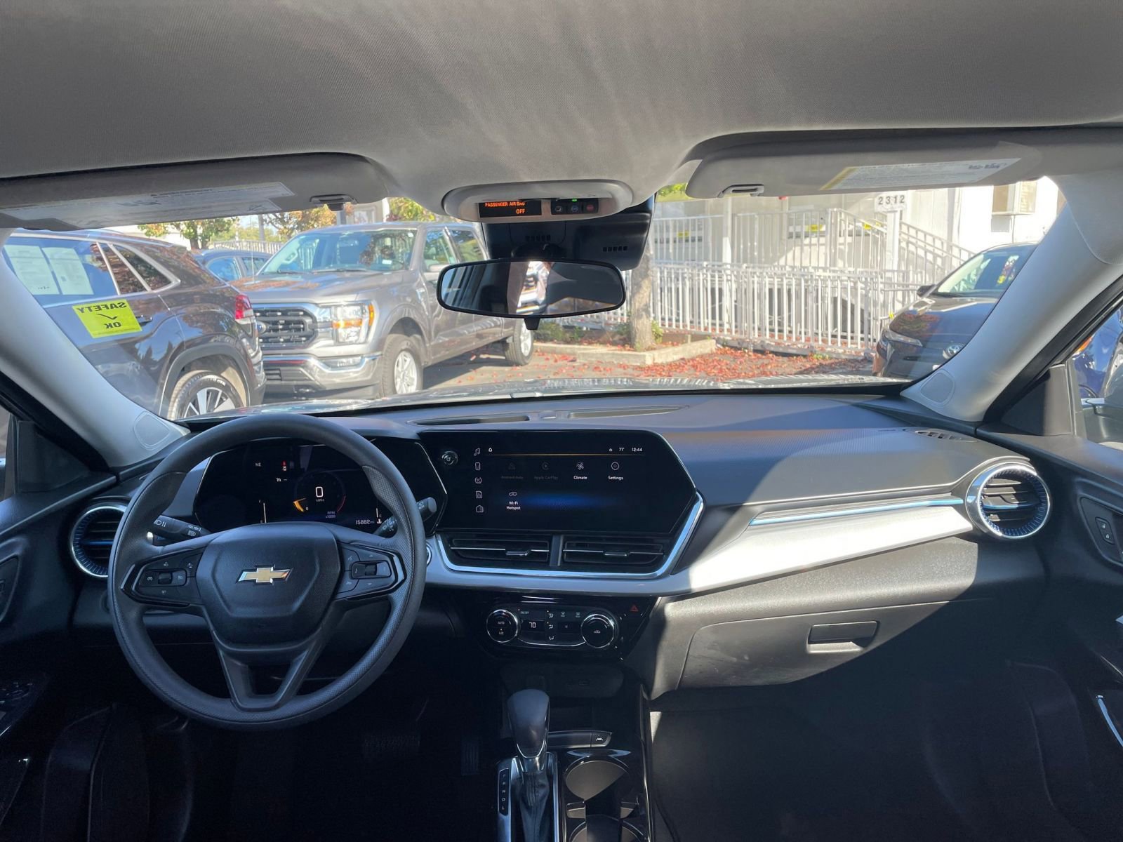 Thumbnail: 2025 Chevrolet Trax - 32