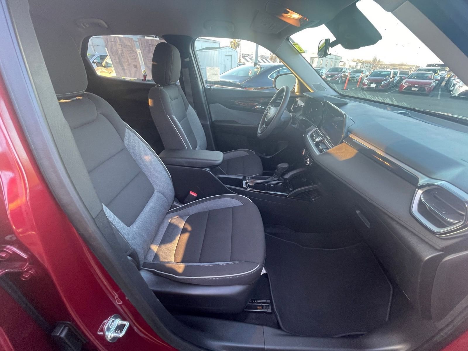 Thumbnail: 2025 Chevrolet TrailBlazer - 24