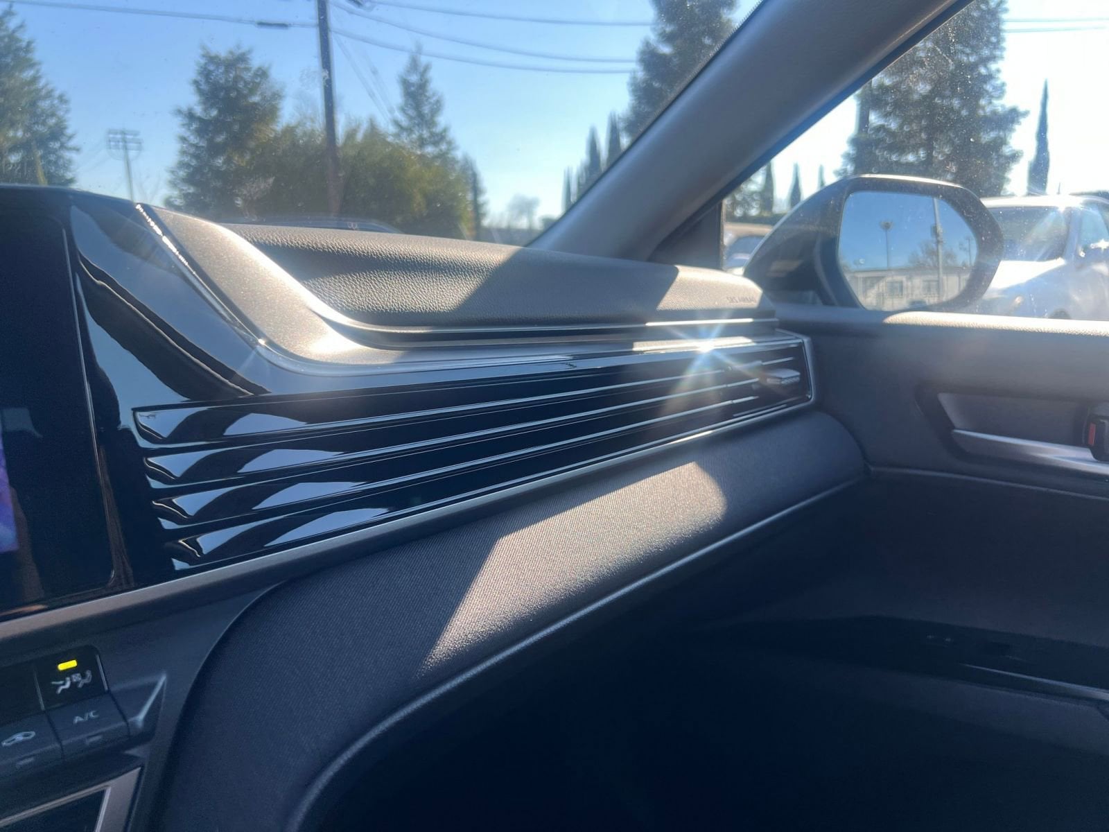 Thumbnail: 2025 Toyota Camry - 35