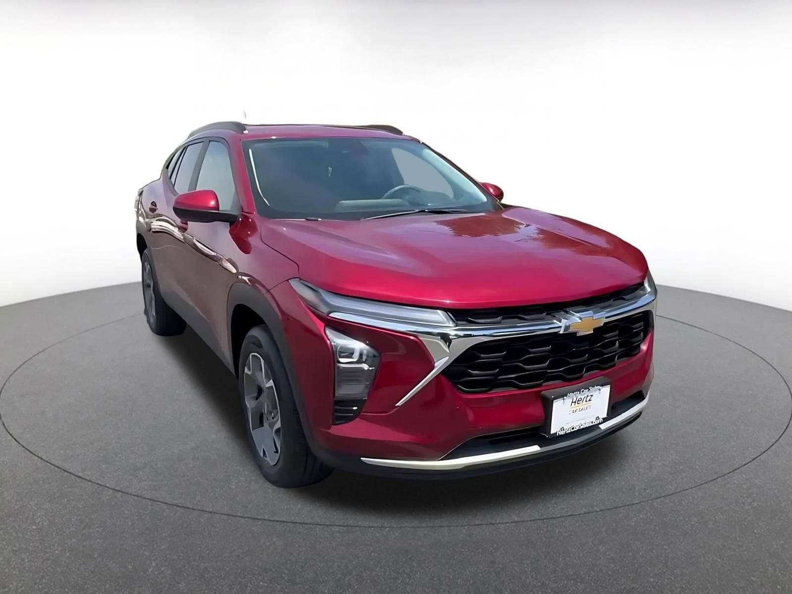 Thumbnail: 2025 Chevrolet Trax - 3