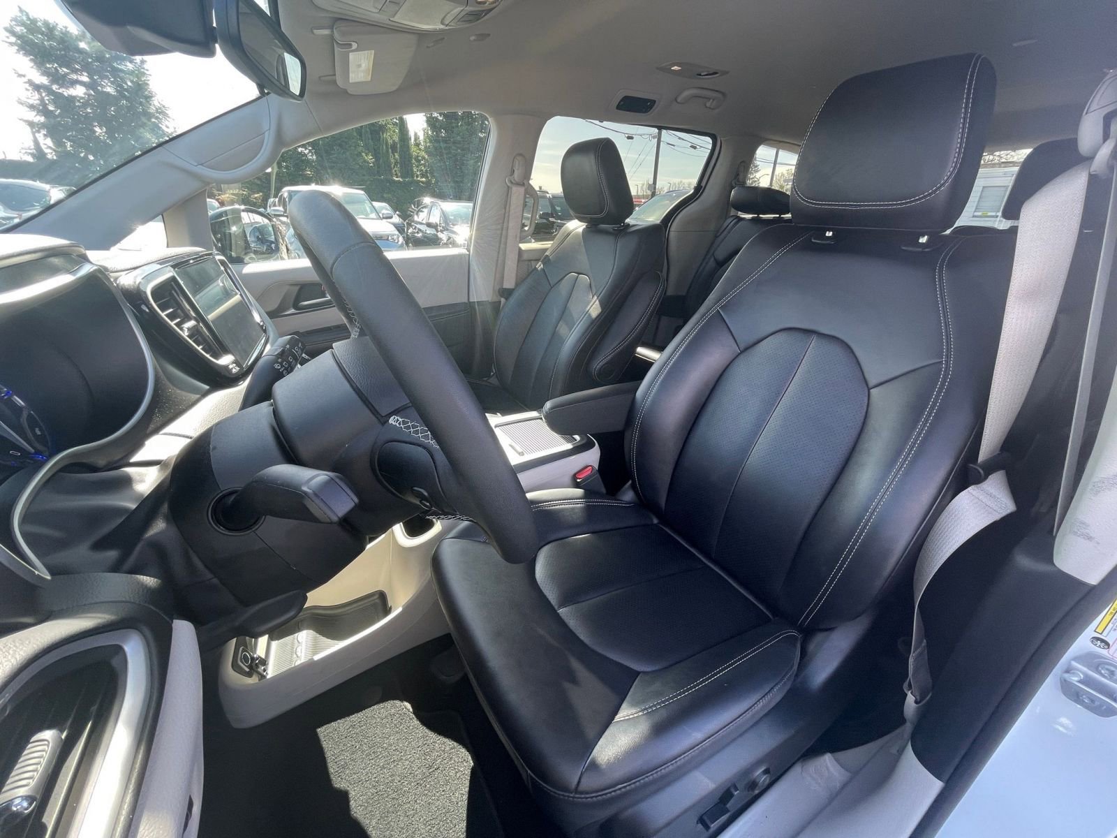 Thumbnail: 2024 Chrysler Pacifica - 33