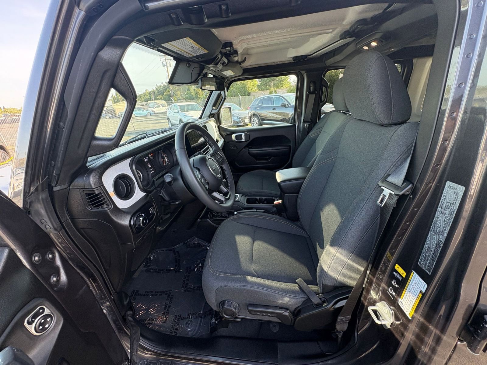 Thumbnail: 2025 Jeep Wrangler - 25