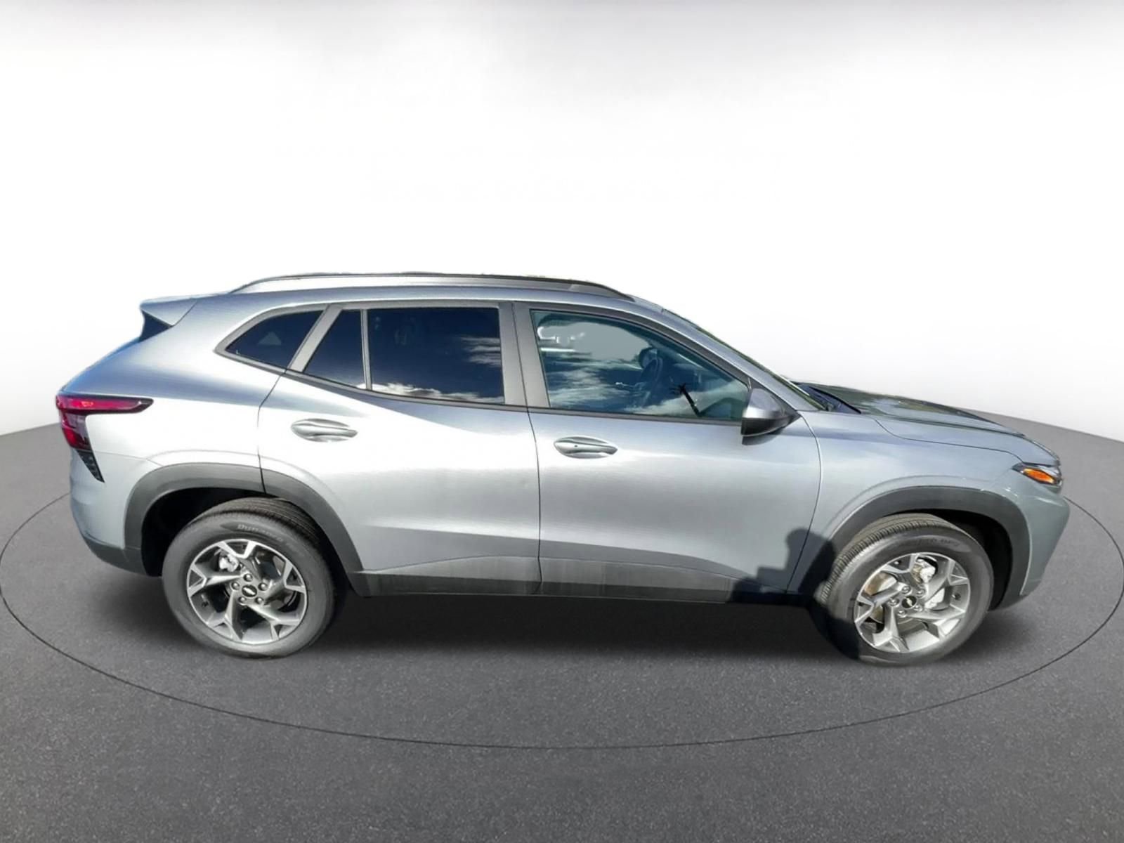 Thumbnail: 2025 Chevrolet Trax - 16