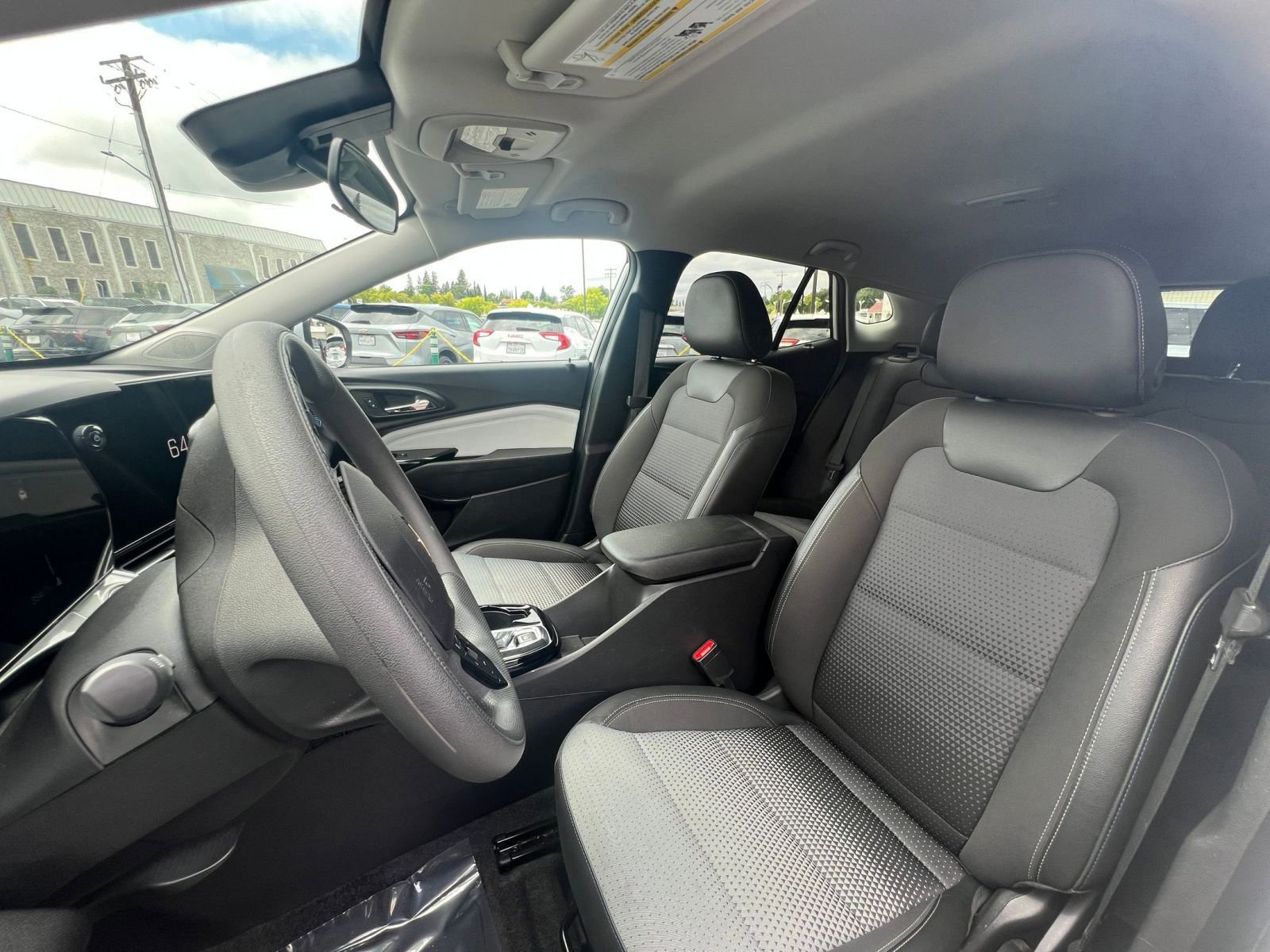 Thumbnail: 2025 Chevrolet Trax - 25