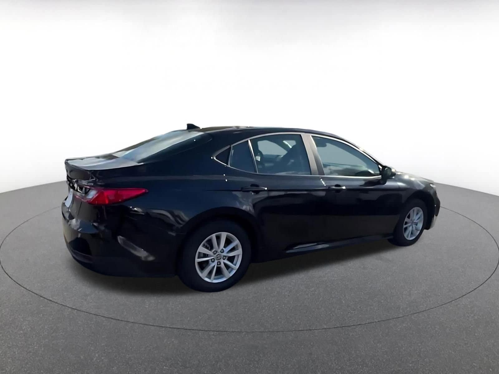 Thumbnail: 2025 Toyota Camry - 15