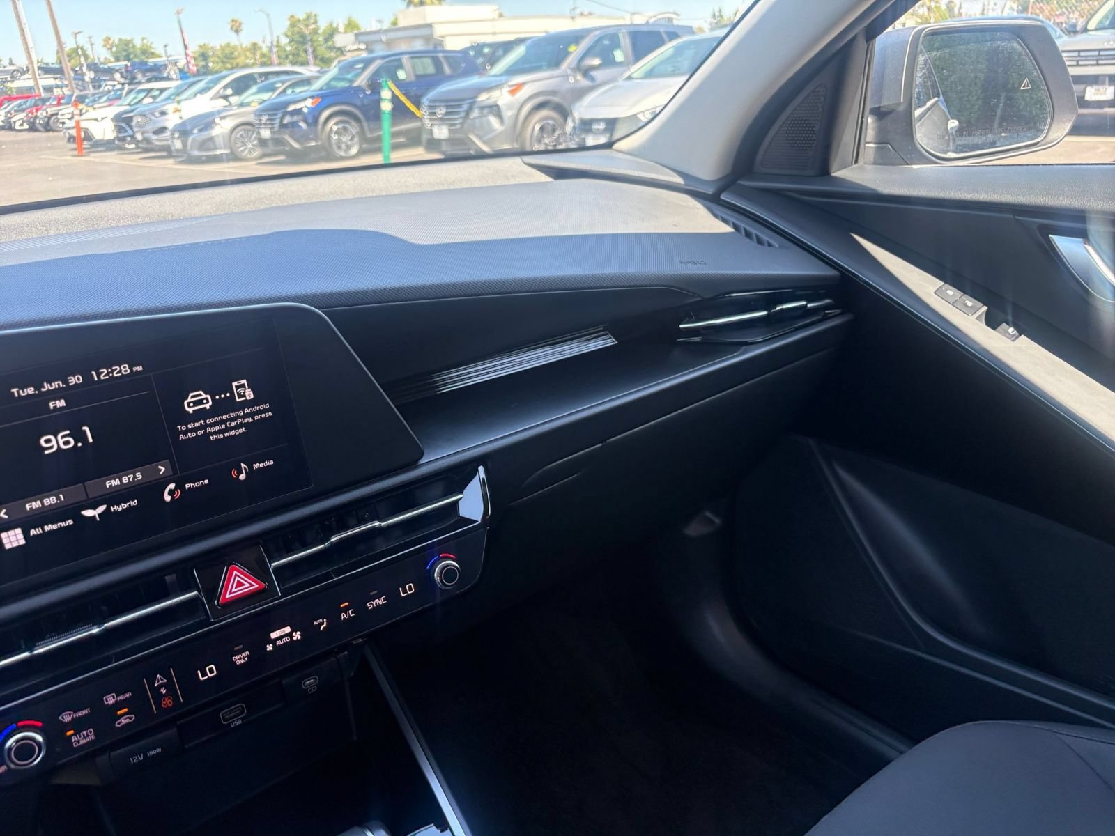 Thumbnail: 2026 Kia Niro - 33