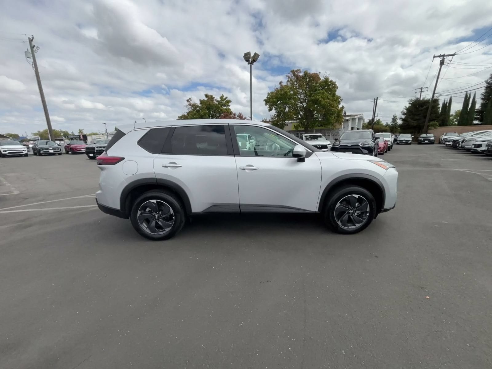 Thumbnail: 2025 Nissan Rogue - 15