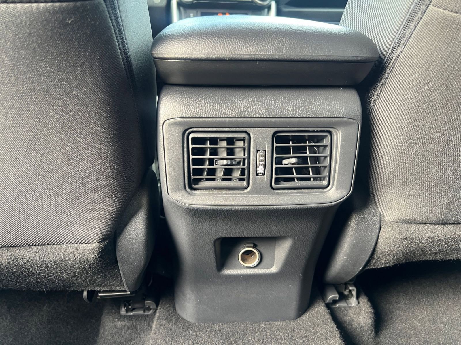 Thumbnail: 2025 Toyota RAV4 - 24