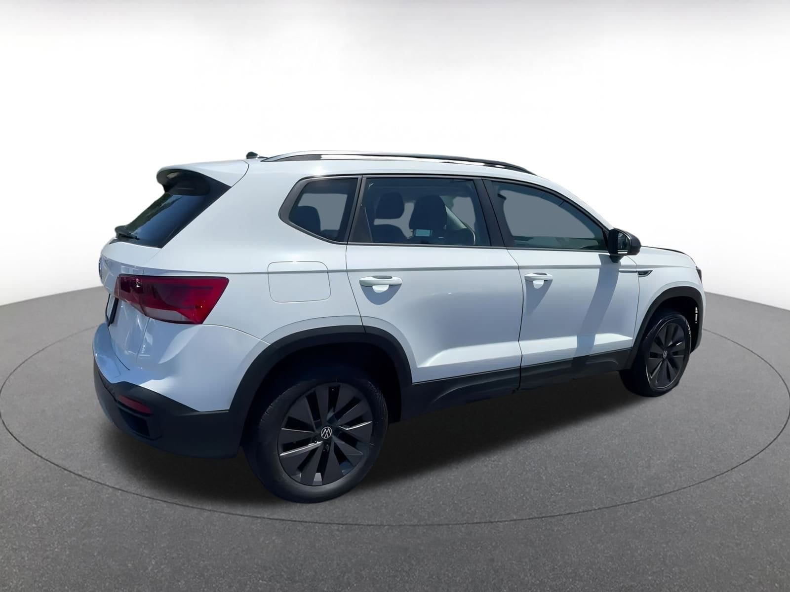 Thumbnail: 2024 Volkswagen Taos - 15