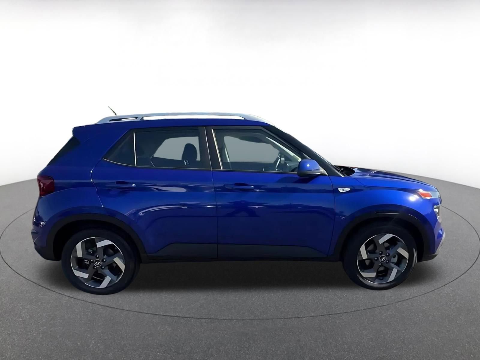 Thumbnail: 2025 Hyundai Venue - 16