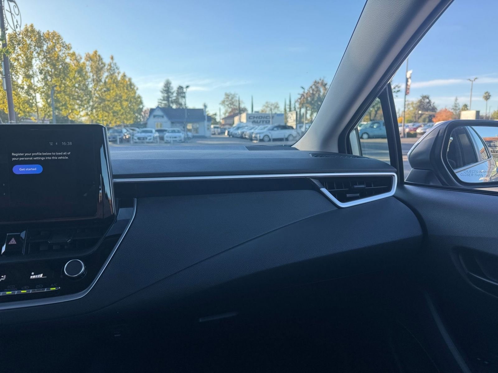 Thumbnail: 2025 Toyota Corolla - 33