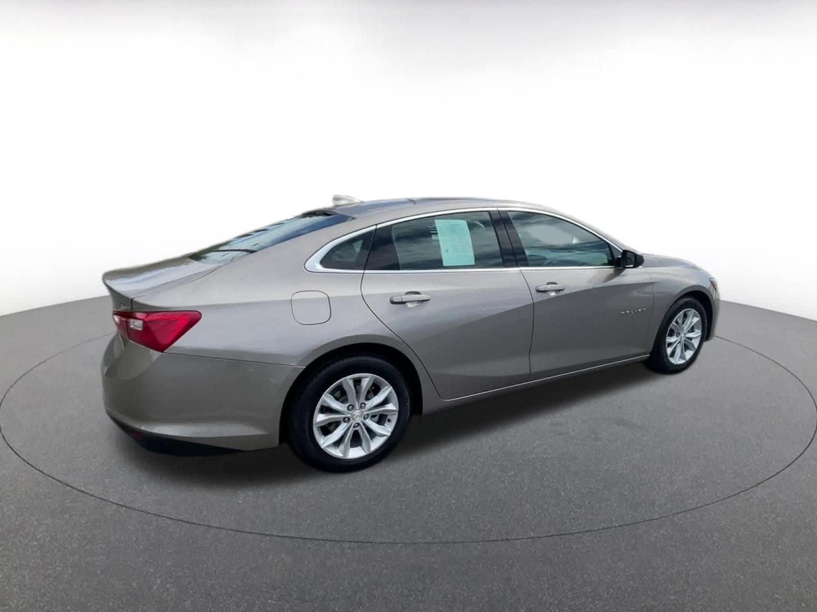 Thumbnail: 2023 Chevrolet Malibu - 15