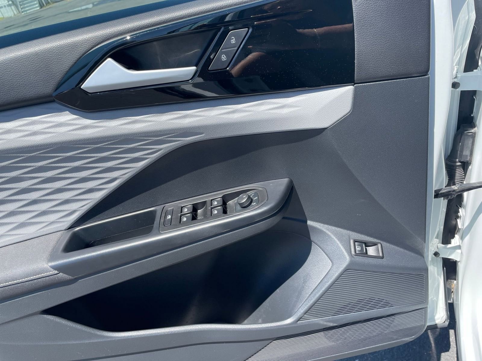 Thumbnail: 2024 Volkswagen Taos - 18