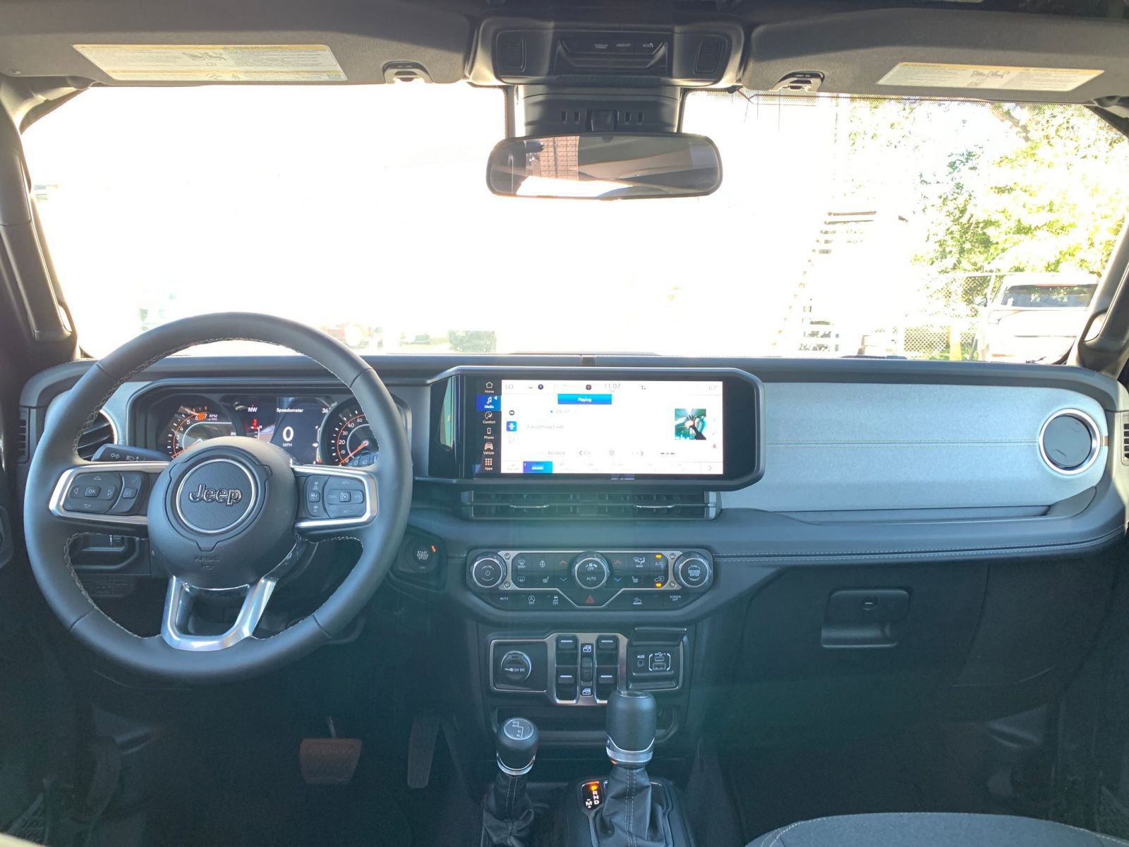 Thumbnail: 2025 Jeep Wrangler - 32