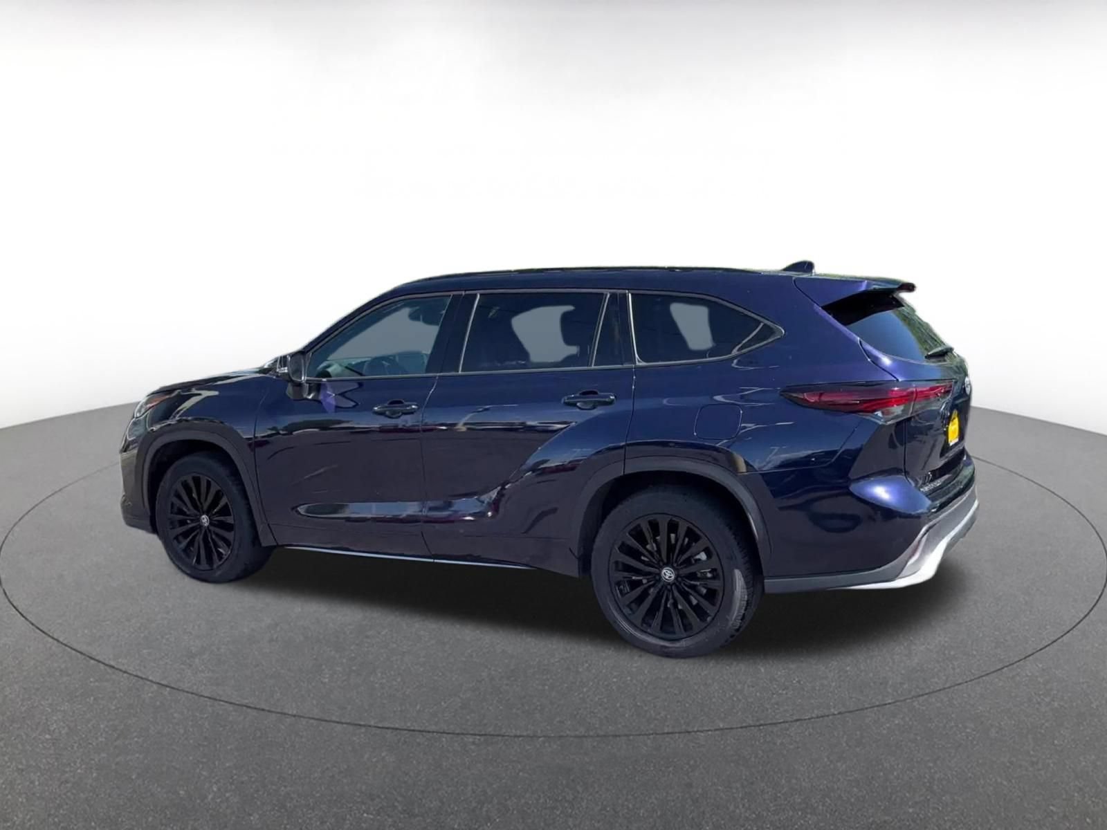 Thumbnail: 2025 Toyota Highlander - 8