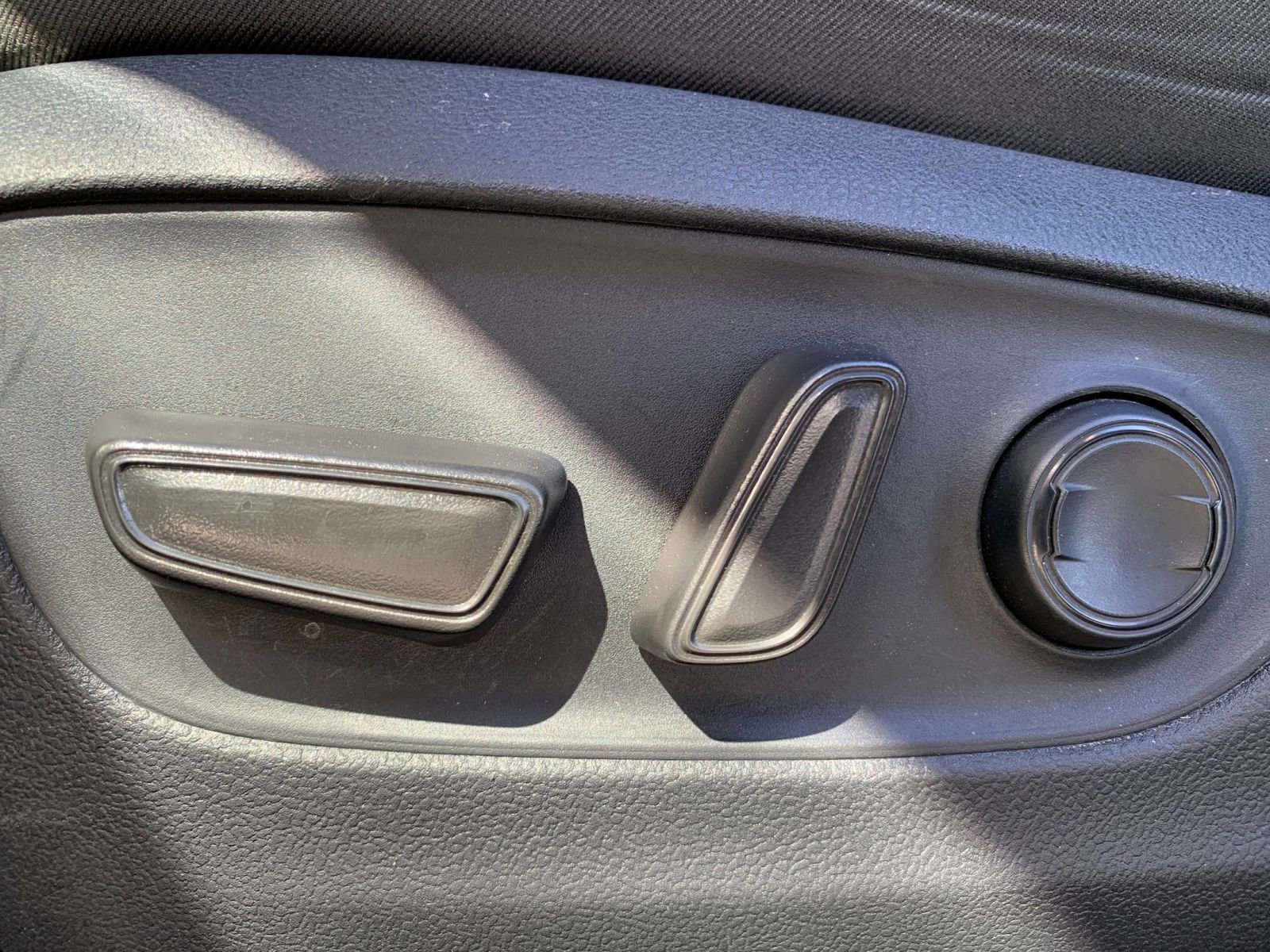 Thumbnail: 2025 Toyota RAV4 - 24