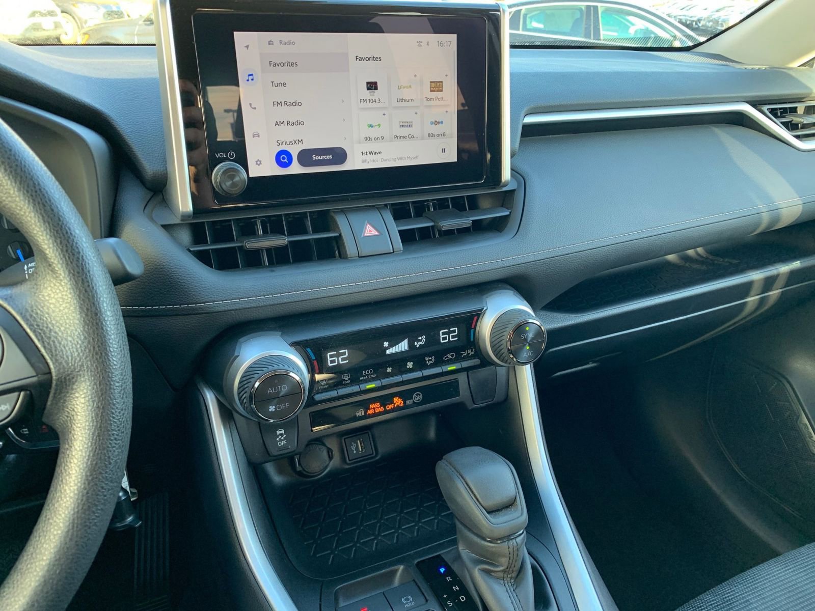 Thumbnail: 2025 Toyota RAV4 - 18