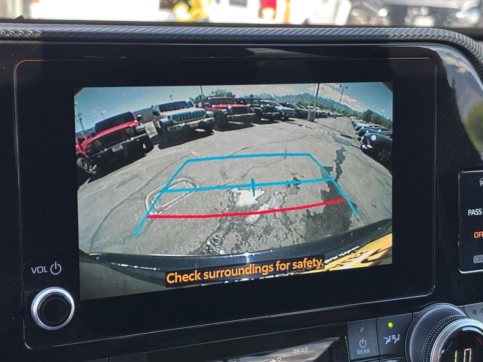 Thumbnail: 2025 Toyota Highlander - 25