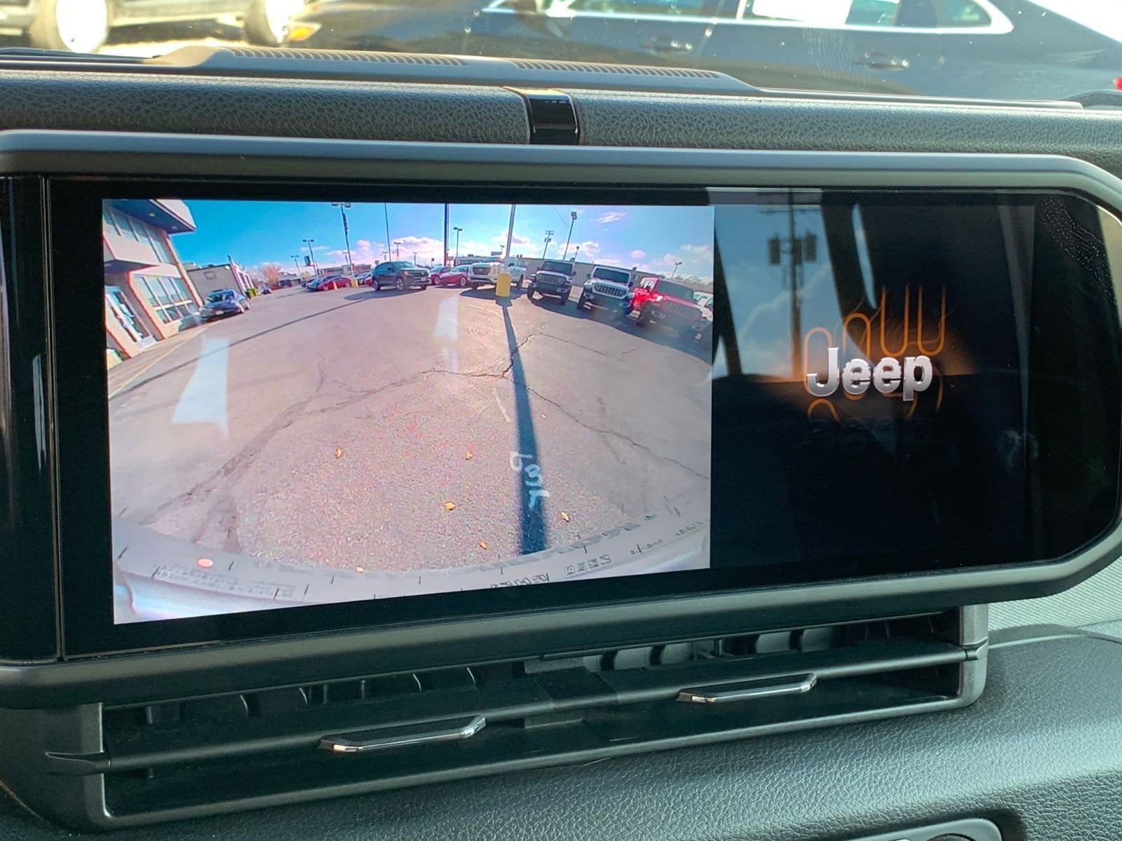 Thumbnail: 2025 Jeep Wrangler - 17