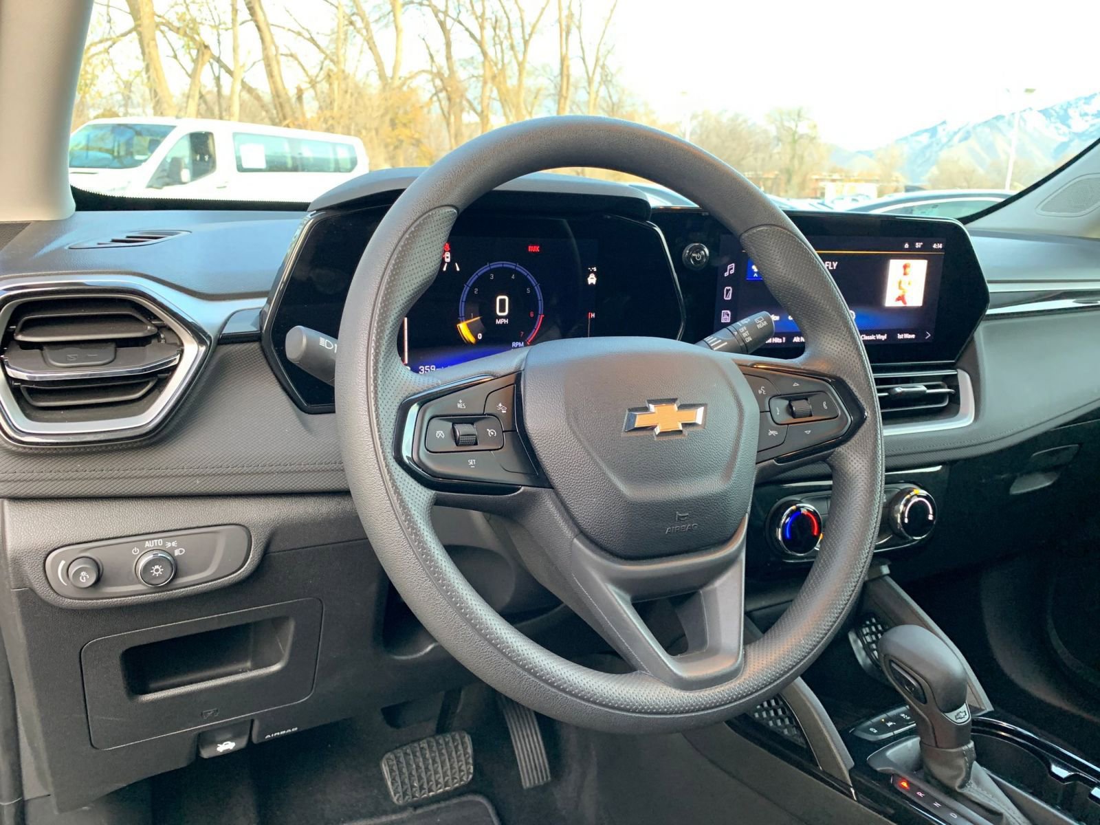 Thumbnail: 2025 Chevrolet TrailBlazer - 32