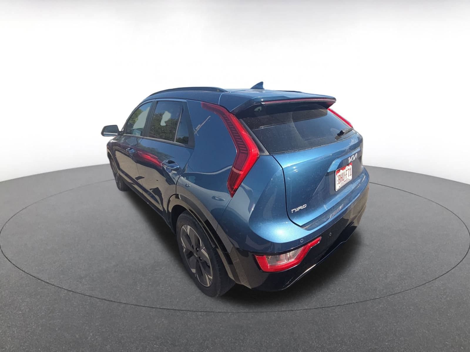 Thumbnail: 2023 Kia Niro - 3