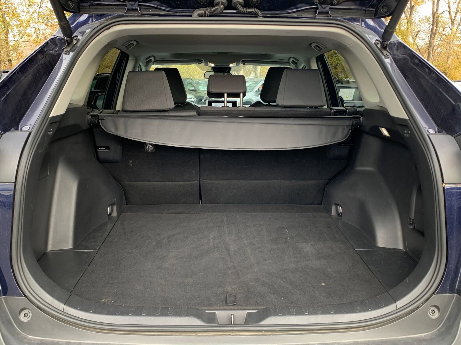 Thumbnail: 2025 Toyota RAV4 - 31