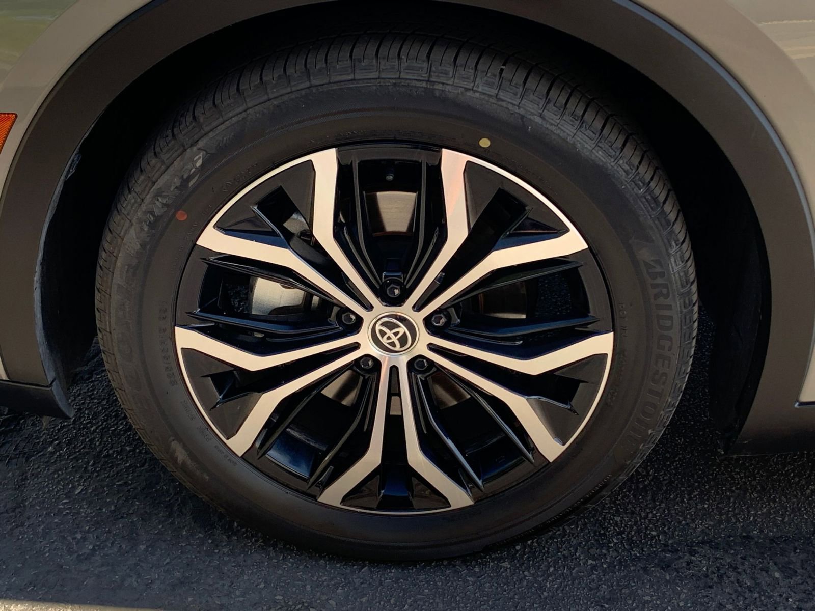 Thumbnail: 2025 Toyota Crown - 30