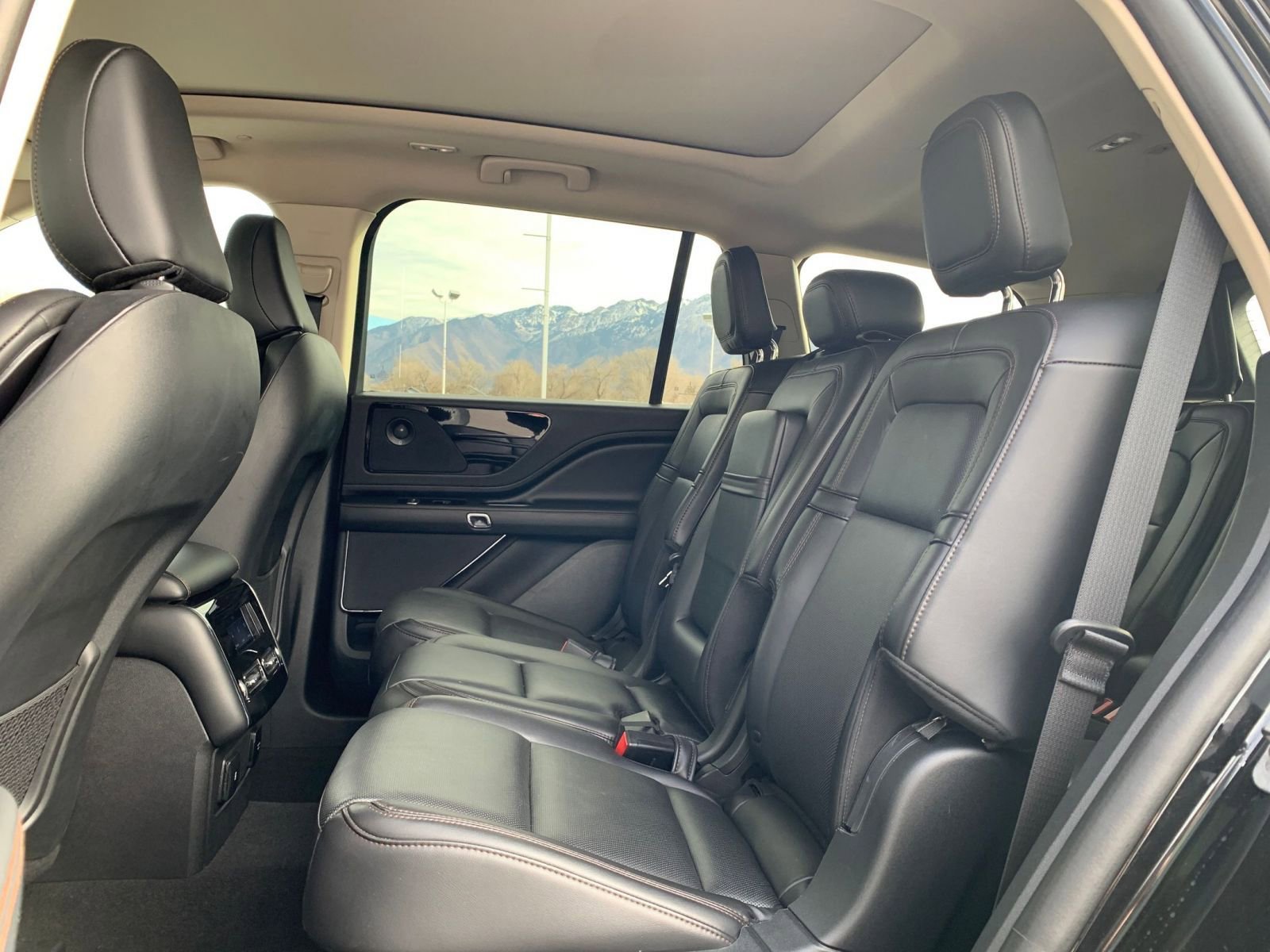 Thumbnail: 2024 Lincoln Aviator - 28