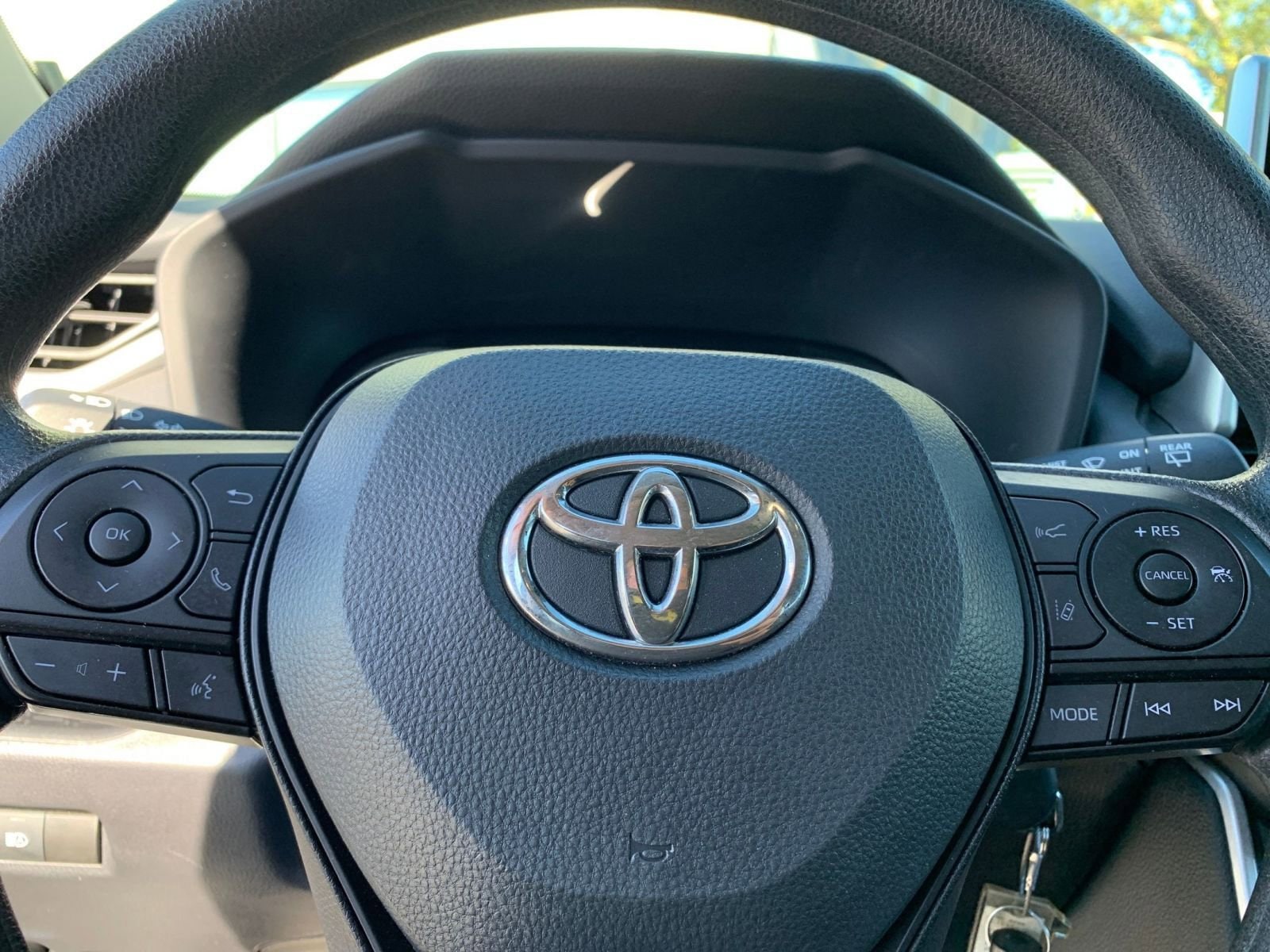 Thumbnail: 2025 Toyota RAV4 - 27