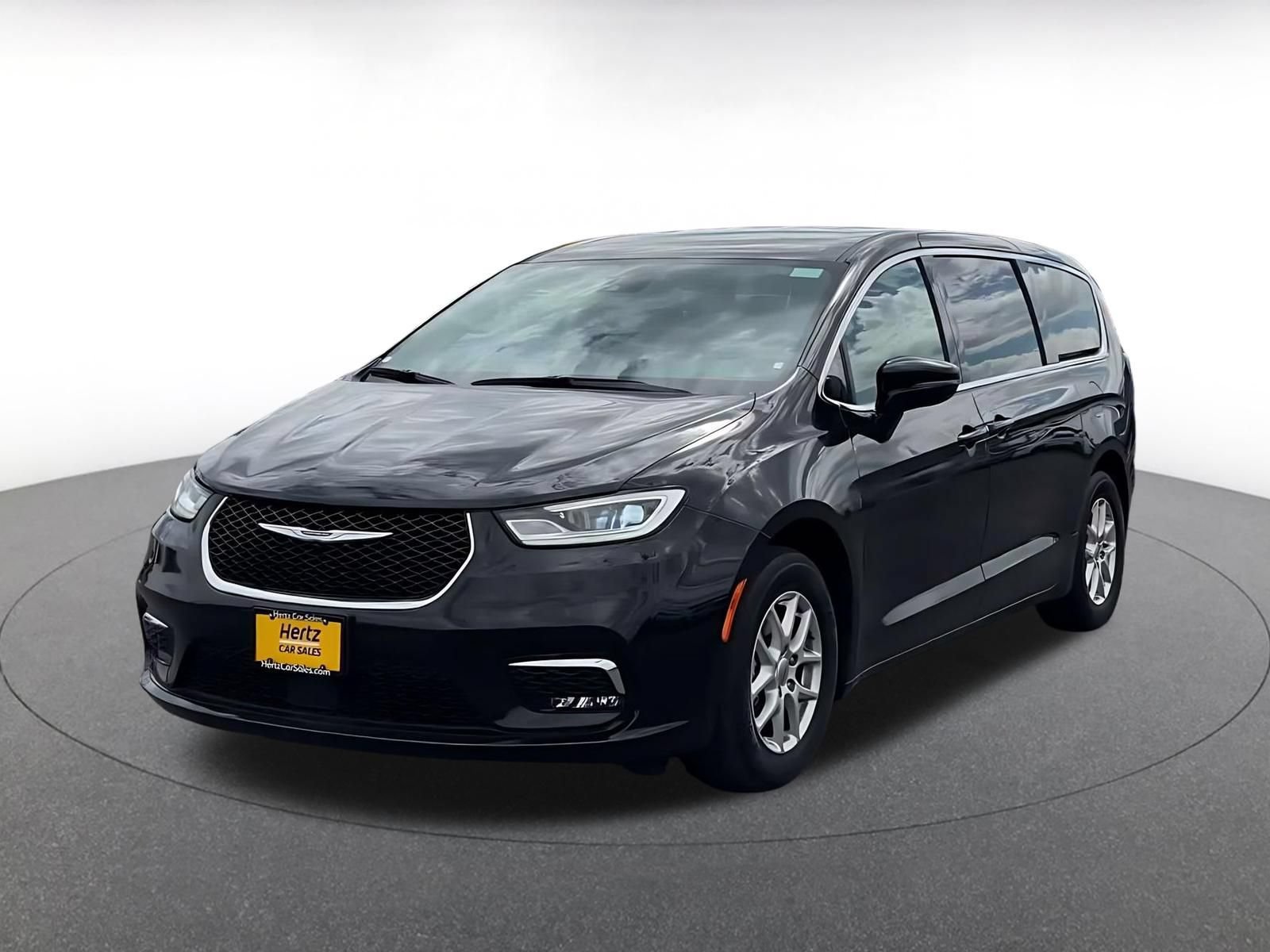 Thumbnail: 2024 Chrysler Pacifica - 6