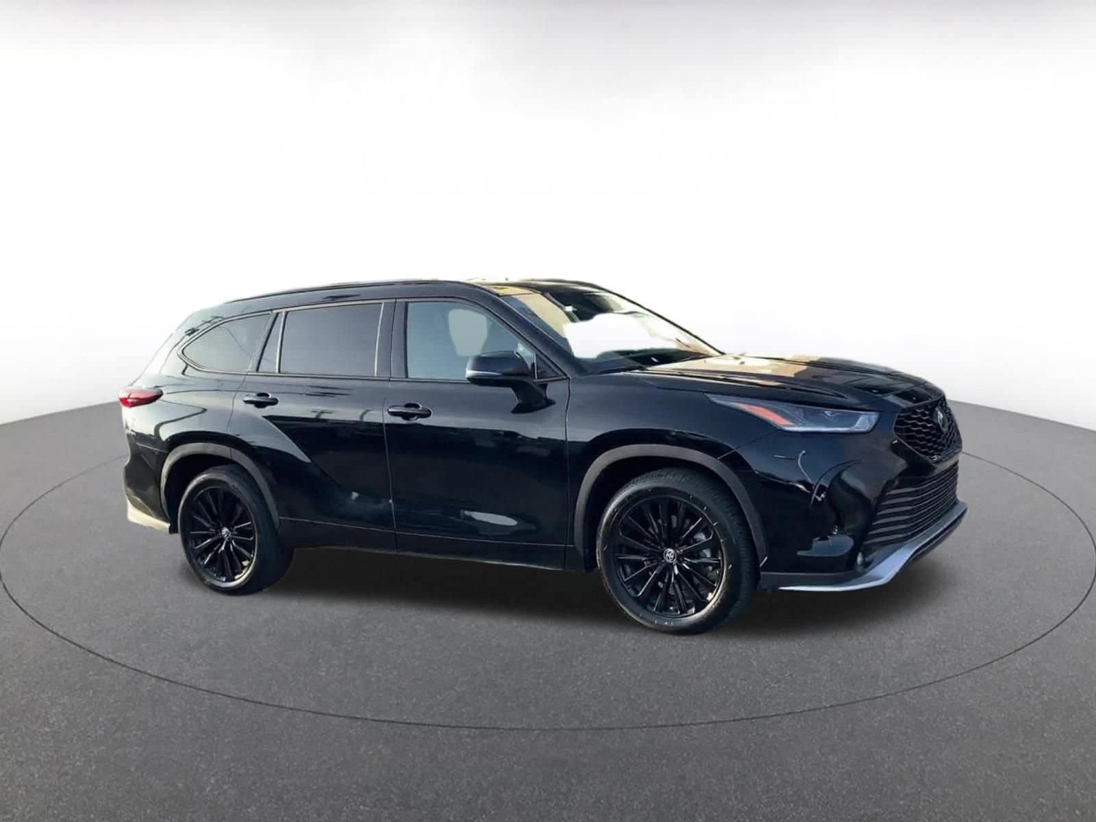 Thumbnail: 2025 Toyota Highlander - 2